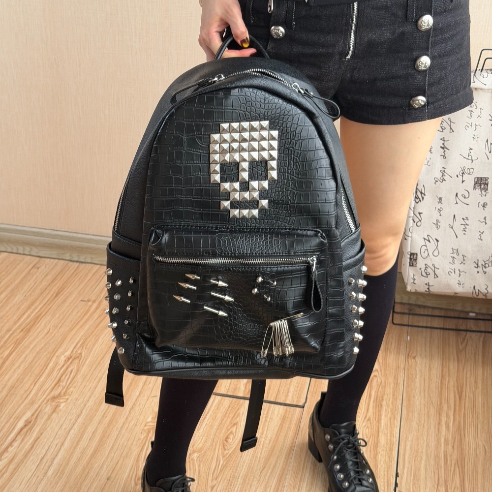 Street Fashion Types - 오리지널 블랙 악어 패턴 해골 리벳